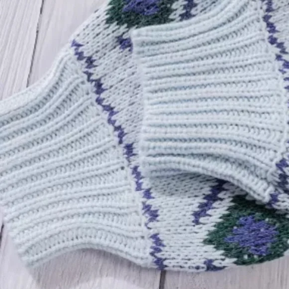 New boutique Aztec toggle cardigan - Picture 3 of 16